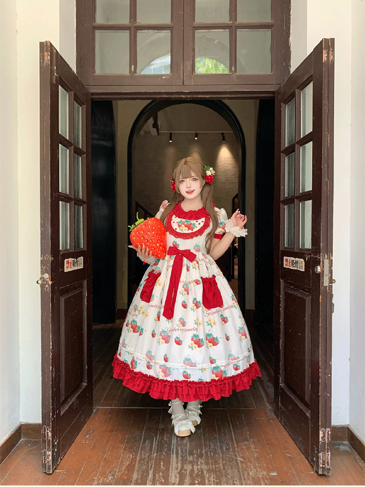 Plus Size Strawberry Print Sweet Lolita OP Dress - Large Hem Long Style