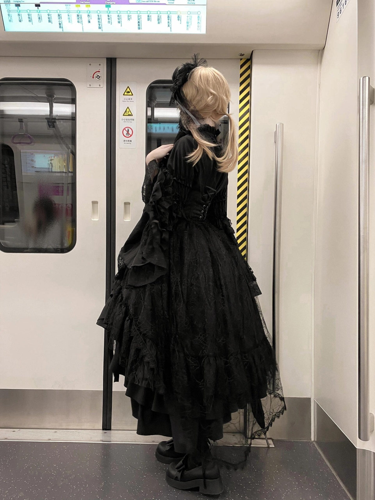 Black Gothic Lolita Dress Set - Long Sleeve Halloween Cosplay Outfit