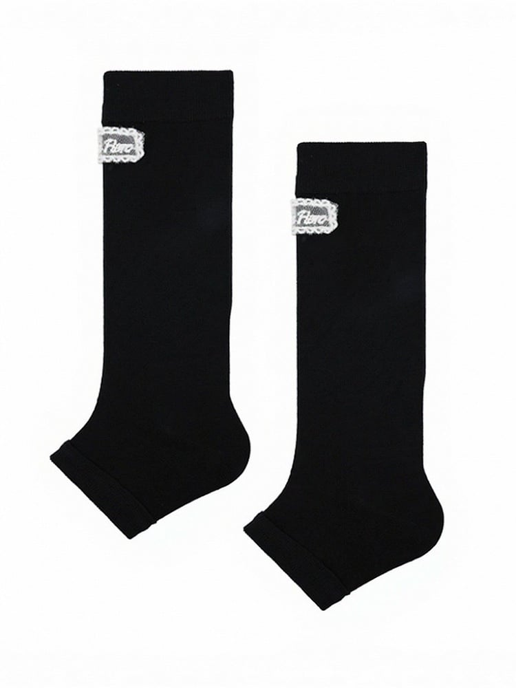 Ribbed Calf Socks with Letter Pattern - ModaSwings | CoyBunny