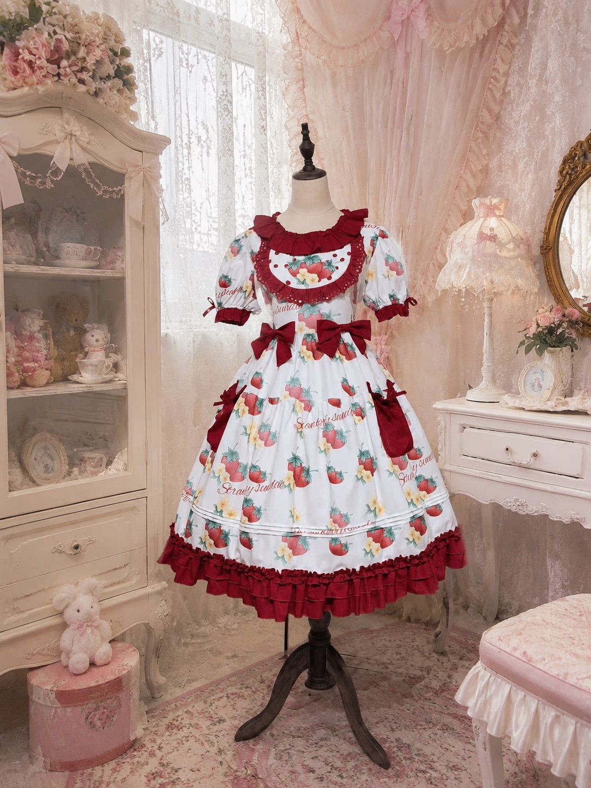 Plus Size Strawberry Print Sweet Lolita OP Dress - Large Hem Short Style